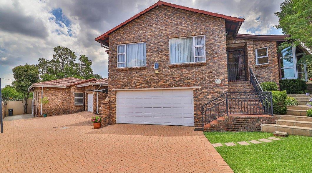 5 Bedroom House in Bassonia