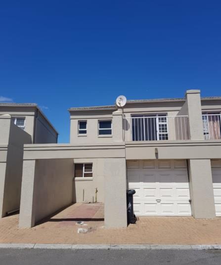 3 Bedroom Townhouse in Parklands