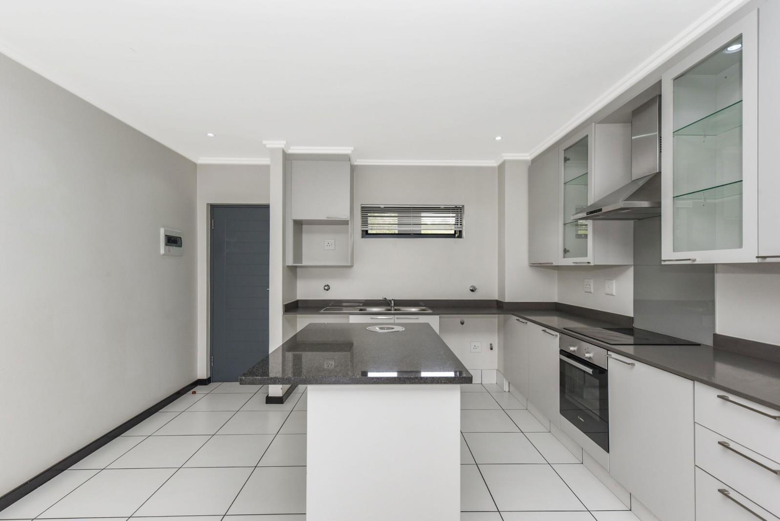 3 Bedroom Apartment in Paulshof