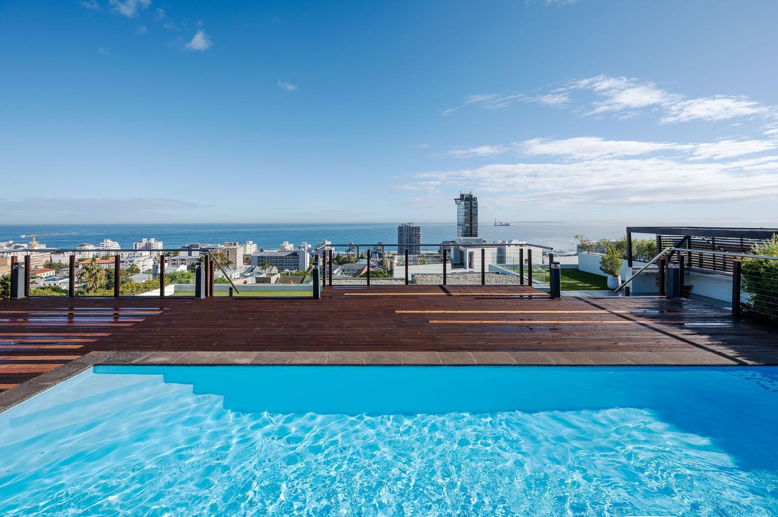 2 Bedroom Apartment in Sea Point