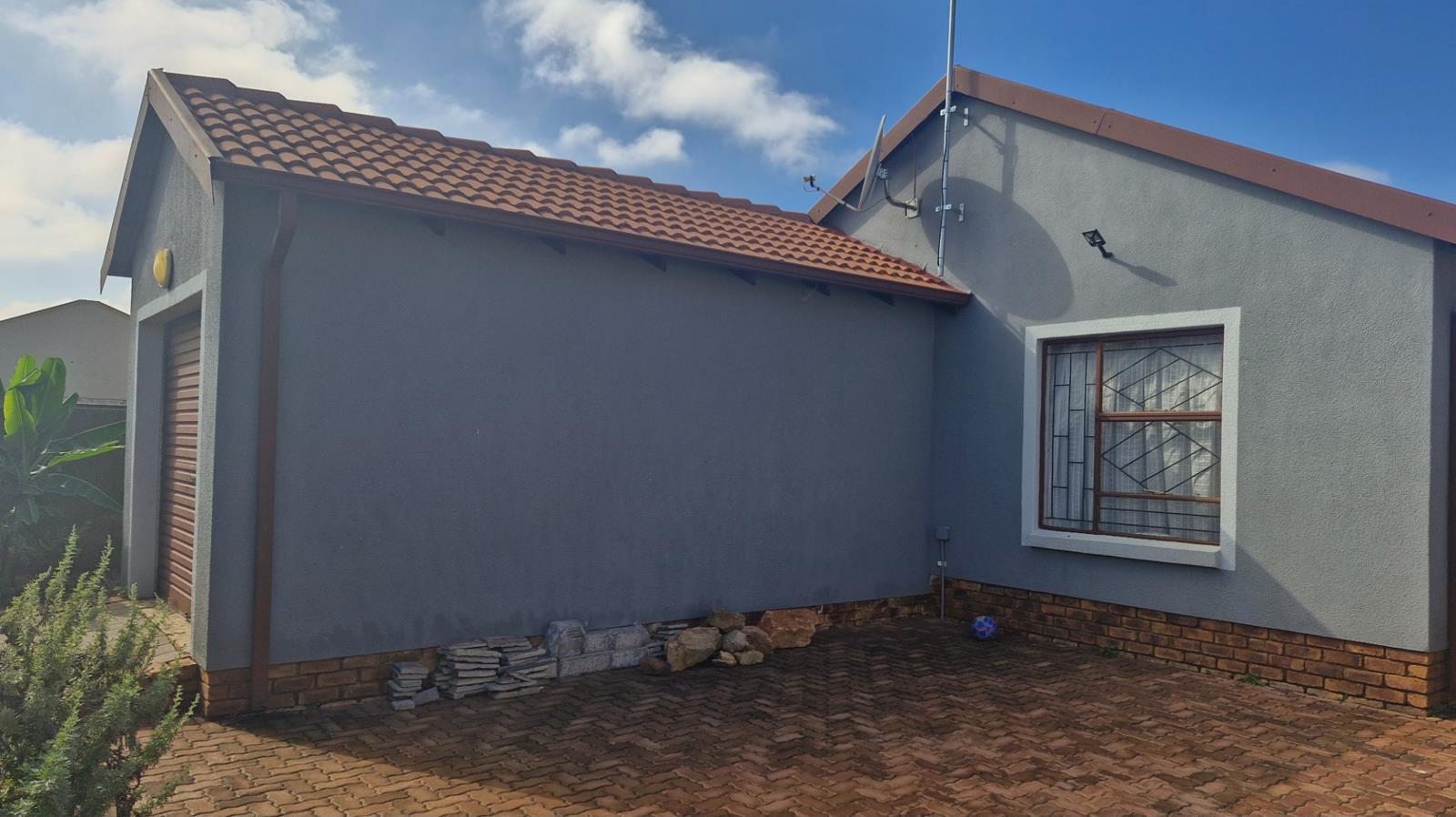 2 Bedroom House in Birch Acres