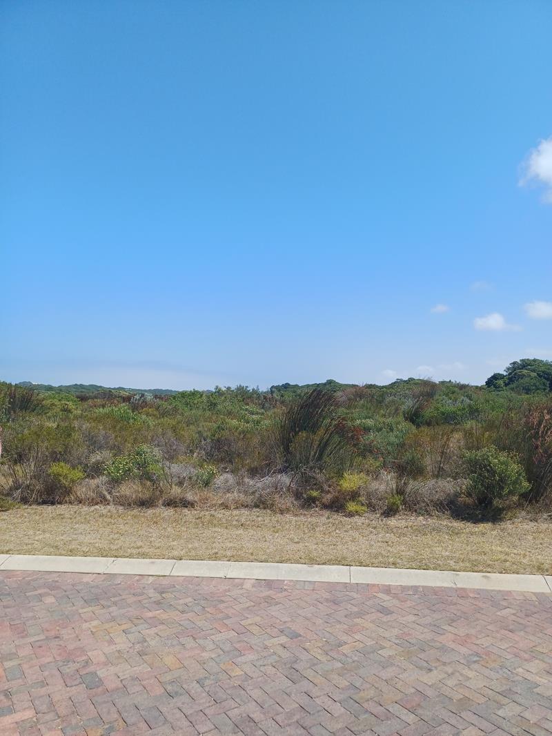 1 120 m² Land available in St Francis Links