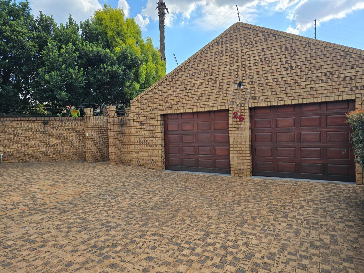 4 Bedroom House in Aerorand