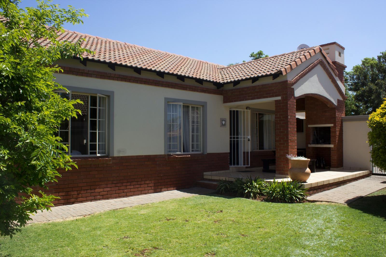 2 Bedroom Simplex in Faerie Glen