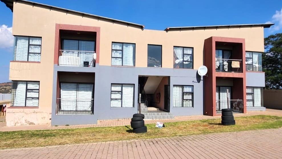 12 Bedroom House in Winchester Hills
