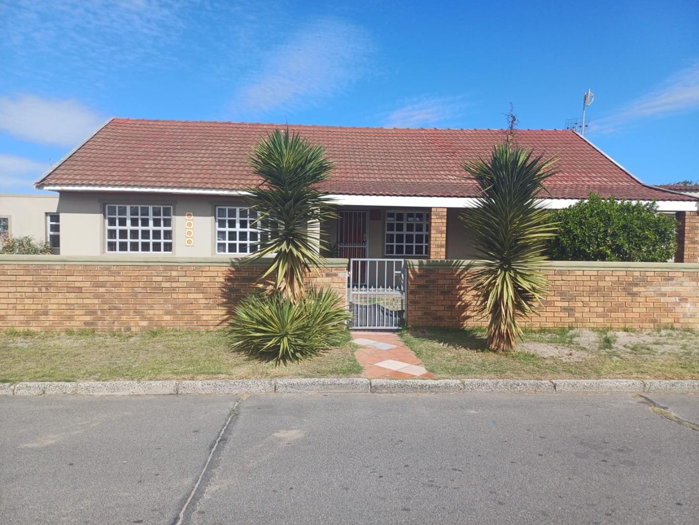 3 Bedroom House in Lotus River