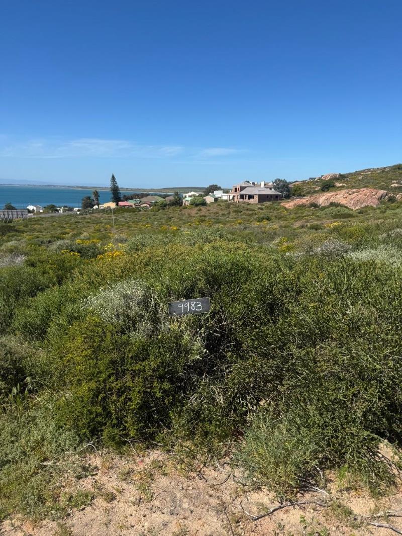 424 m² Land available in St Helena Views