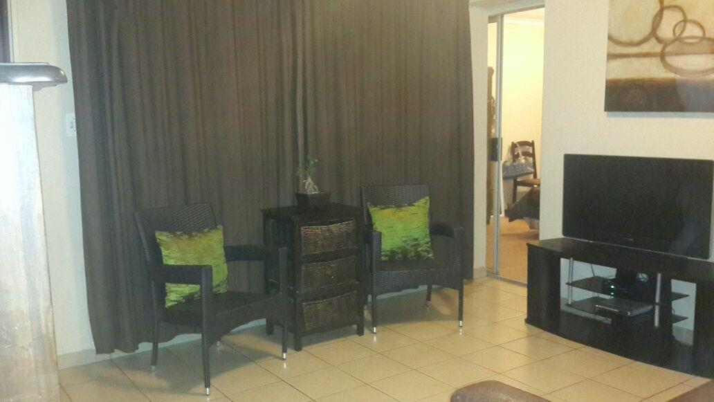 3 Bedroom Townhouse in Rooihuiskraal North