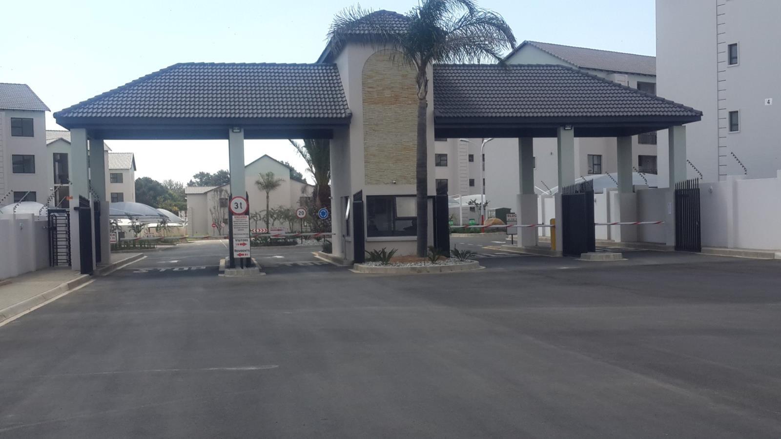 2 Bedroom Flat in Erand Gardens