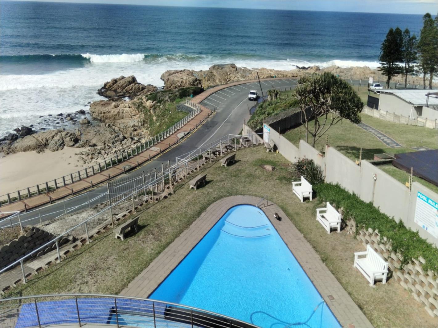 3 Bedroom Apartment in Lawrence Rocks