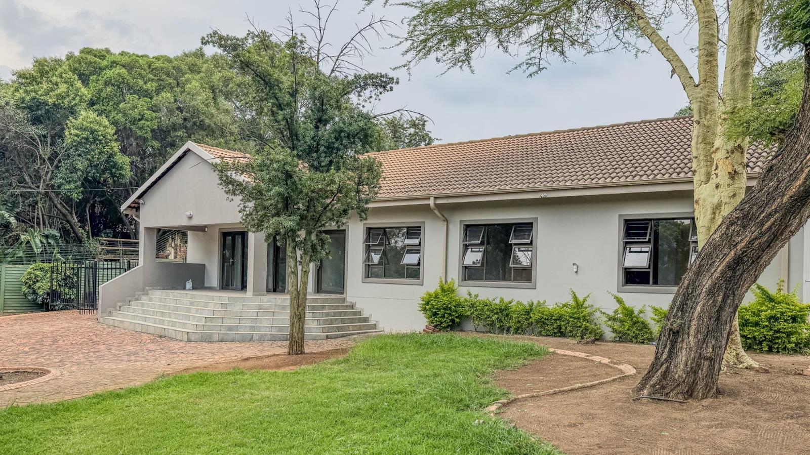 4 Bedroom House in Lukasrand