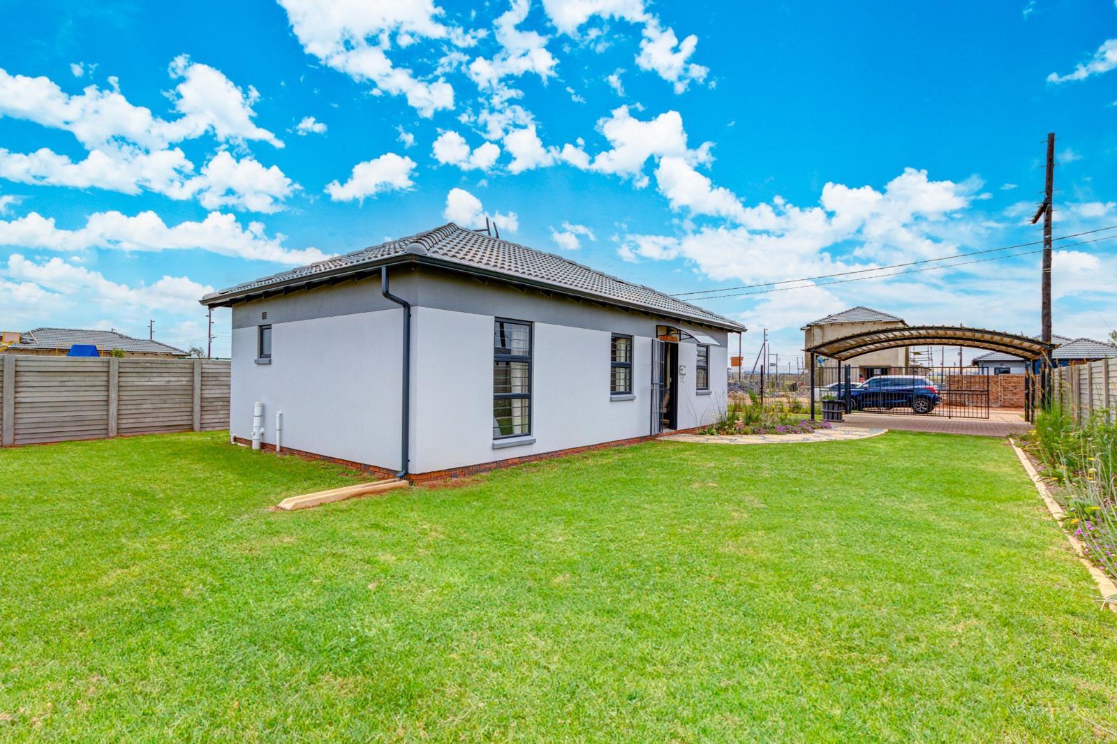 3 Bedroom House in Dobsonville
