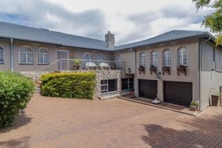 5 Bedroom House in Glenvista