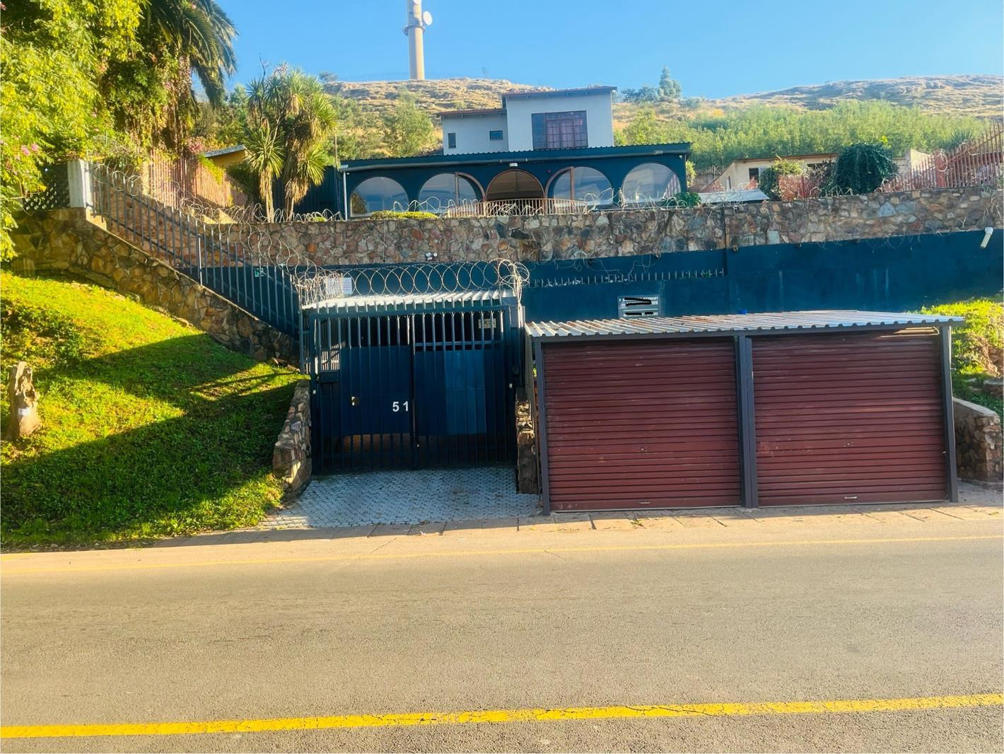 3 Bedroom House in Bezuidenhout Valley