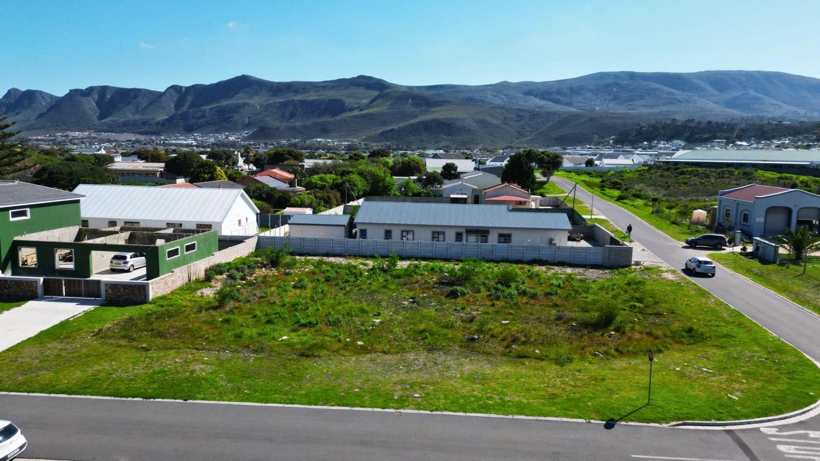 703 m² Land available in Sandbaai