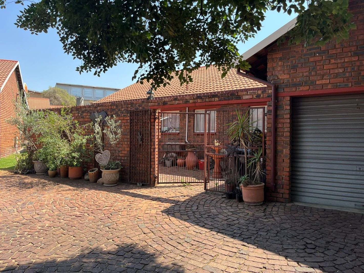 3 Bedroom Townhouse in Hazeldene