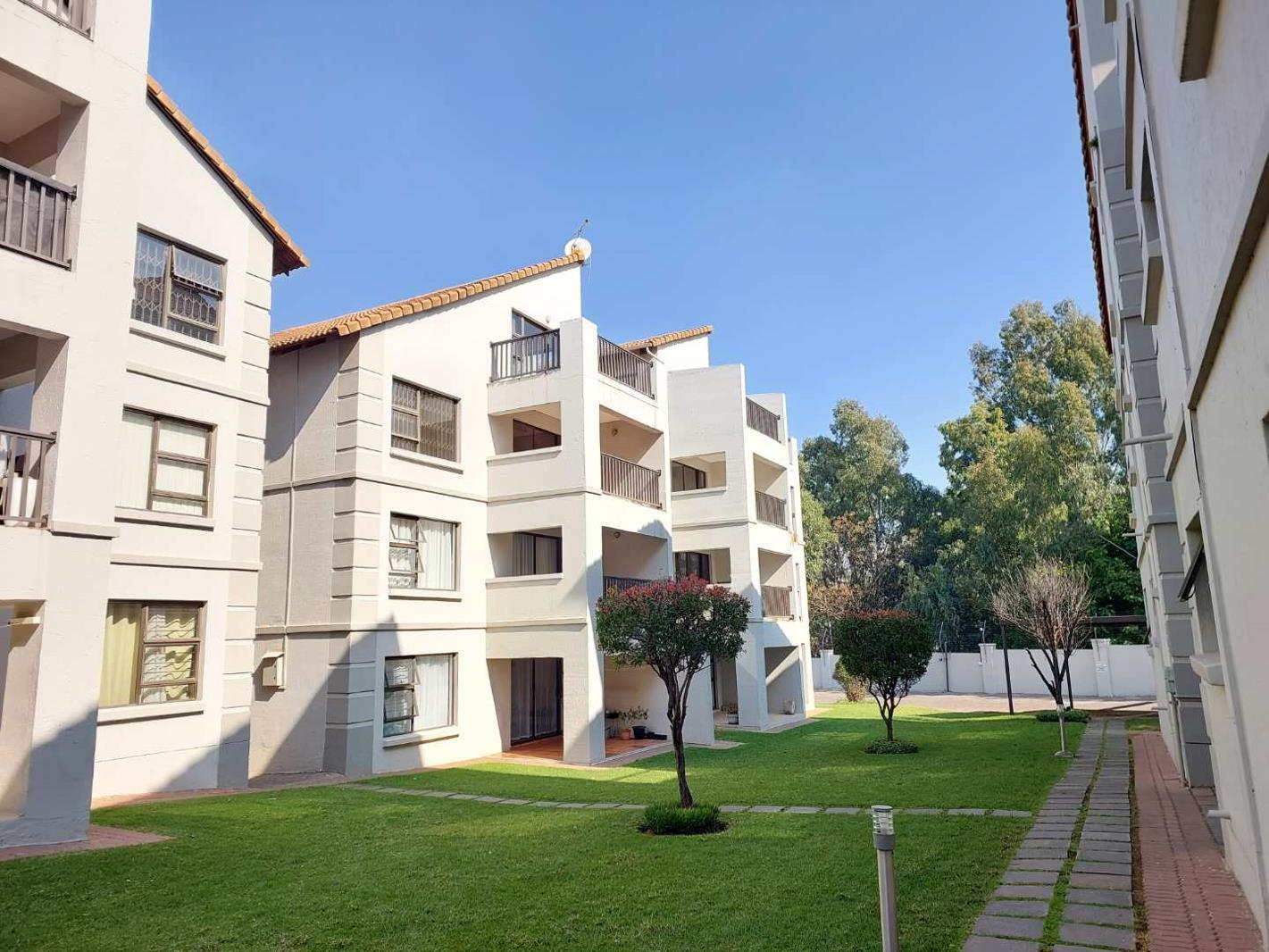3 Bedroom Apartment in Sunninghill