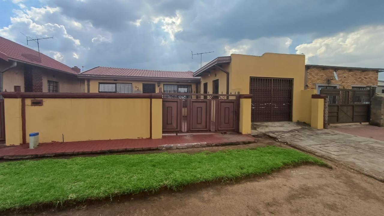 3 Bedroom House in Katlehong