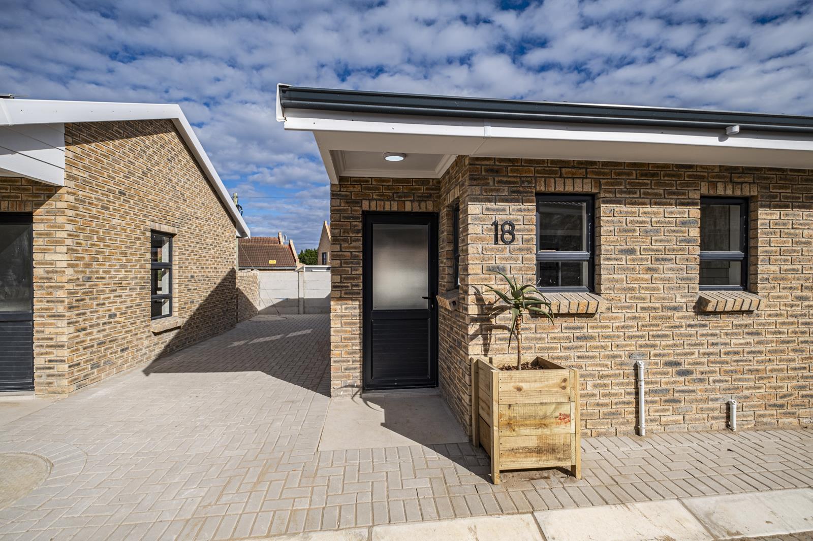 1 Bedroom Townhouse in C Place