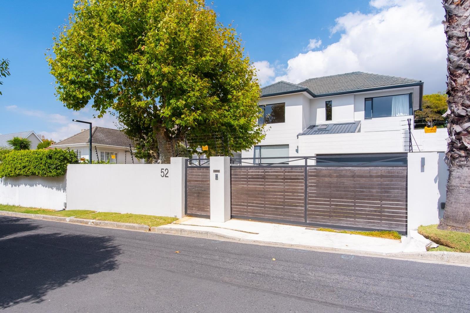 4 Bedroom House in Rondebosch