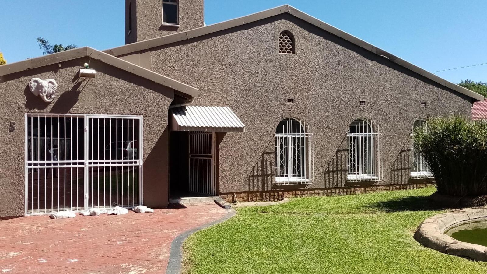 4 Bedroom House in Brackendowns
