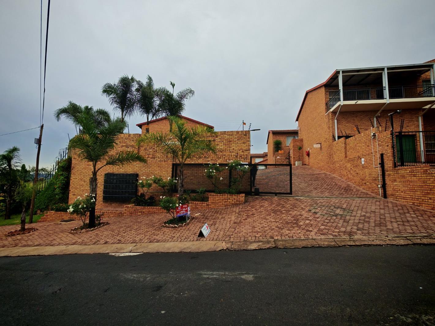 2 Bedroom Townhouse in Rangeview