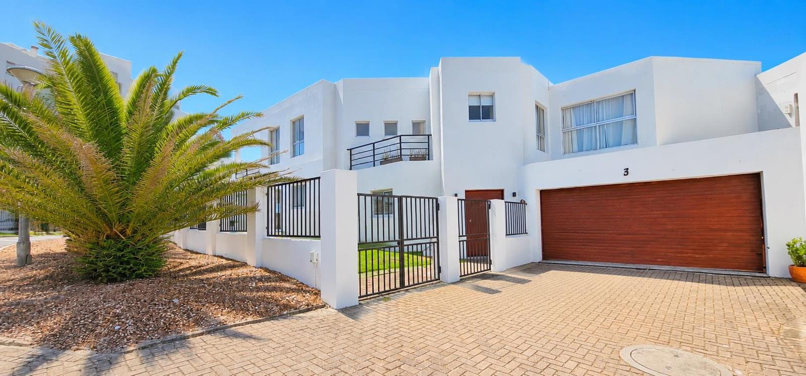 4 Bedroom House in Waves Edge