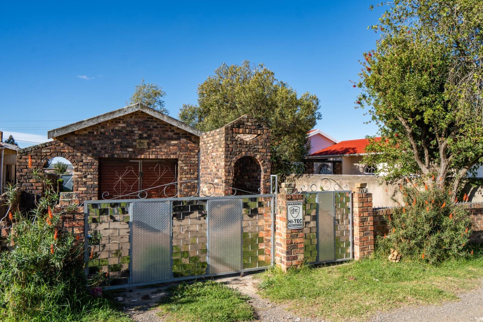 4 Bedroom House in Rini