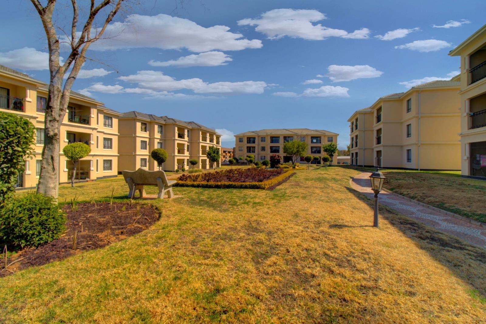 2 Bedroom Apartment in Halfway Gardens