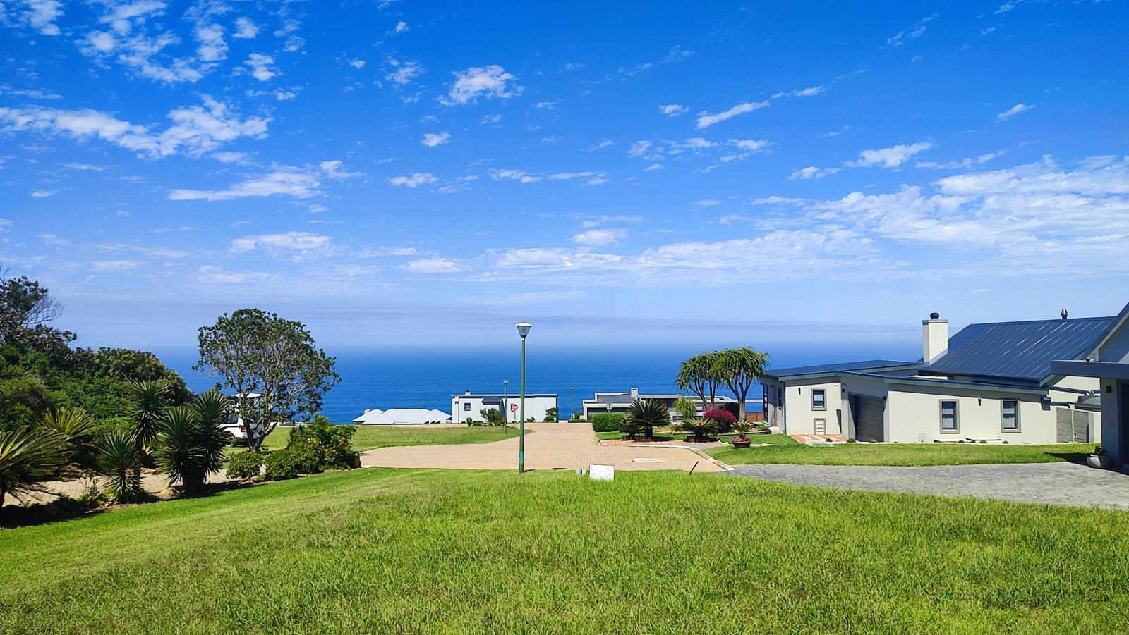 636 m² Land available in Le Grand Estate