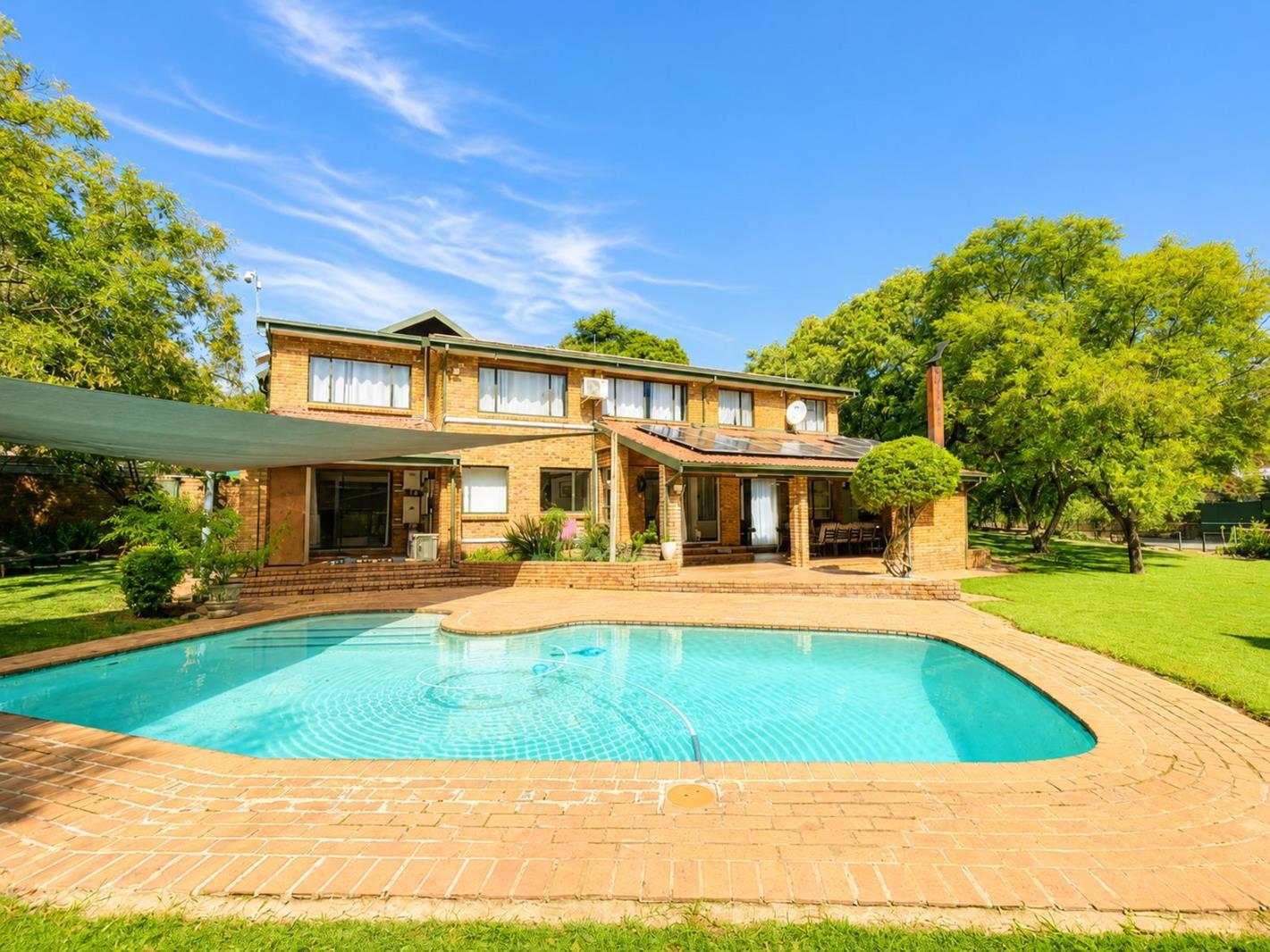 6 Bedroom House in Bryanston