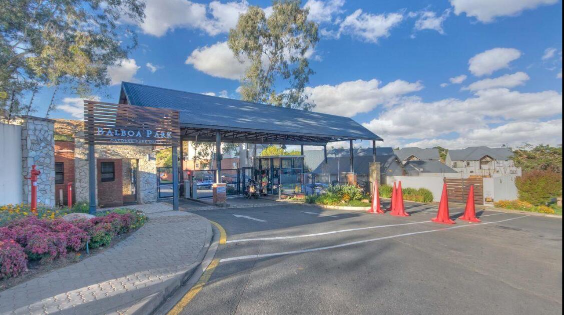 3 Bedroom House in Oakdene
