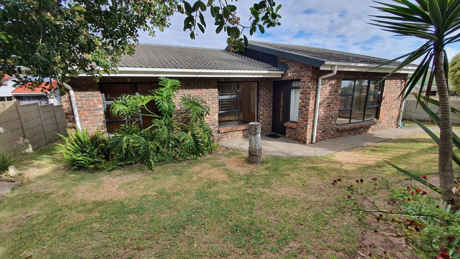 4 Bedroom House in Dana Bay