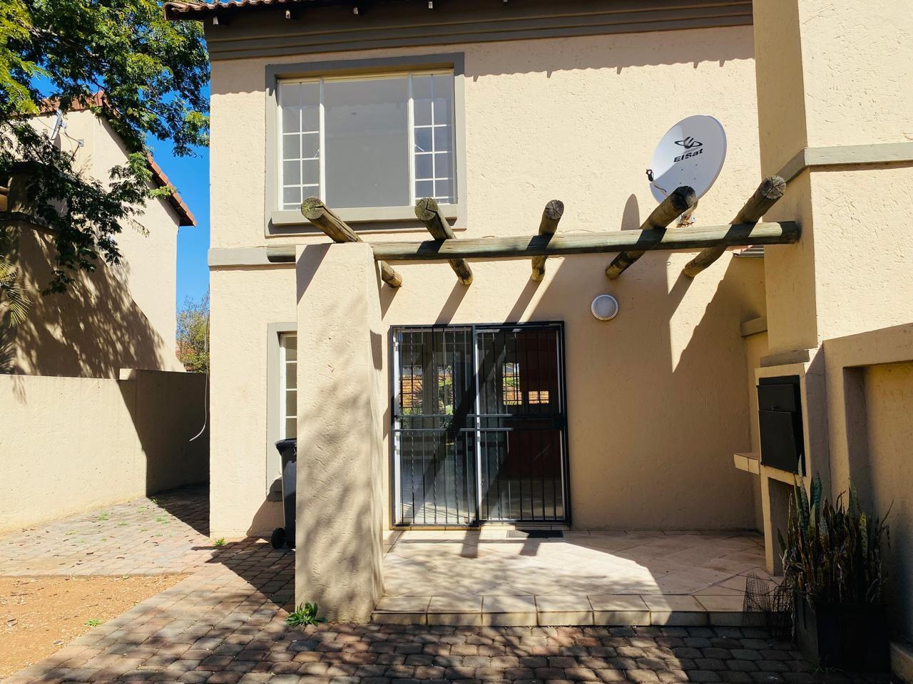 2 Bedroom Duplex in Willow Park Manor