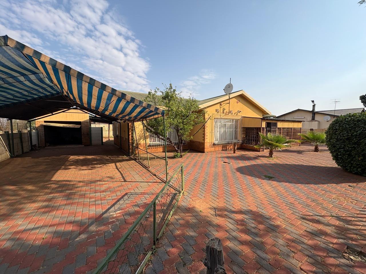 3 Bedroom House in Westonaria