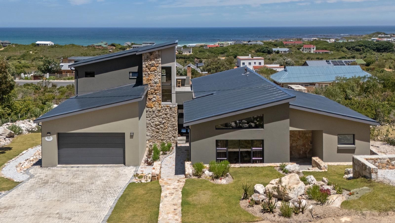 3 Bedroom House in Bettys Bay