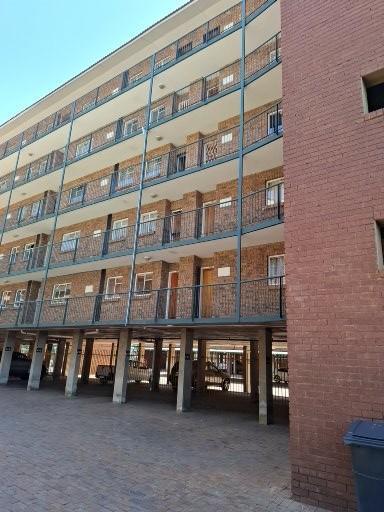 2 Bedroom Apartment in Die Hoewes