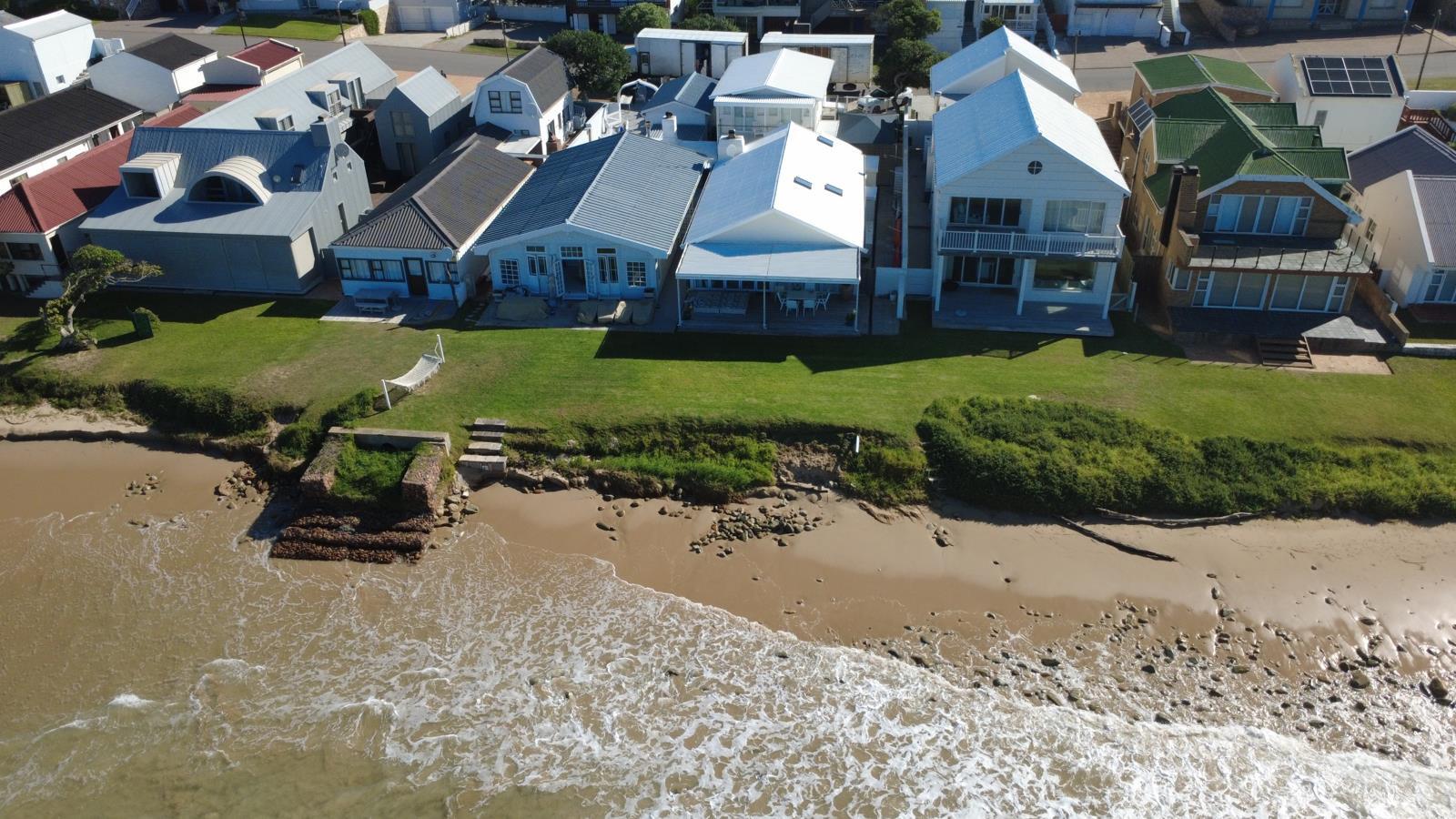4 Bedroom House in Stilbaai Wes