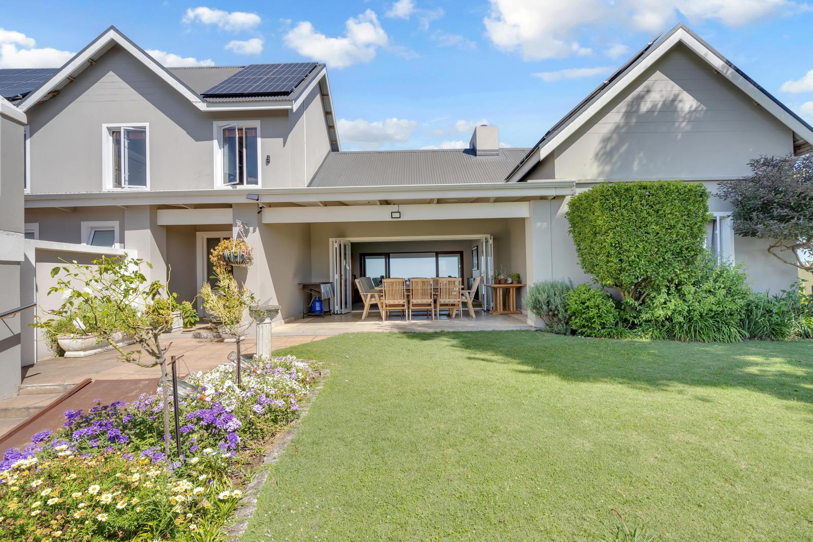 3 Bedroom House in Knysna Heights