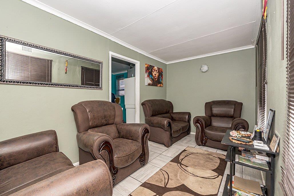 2 Bedroom House in Strandfontein