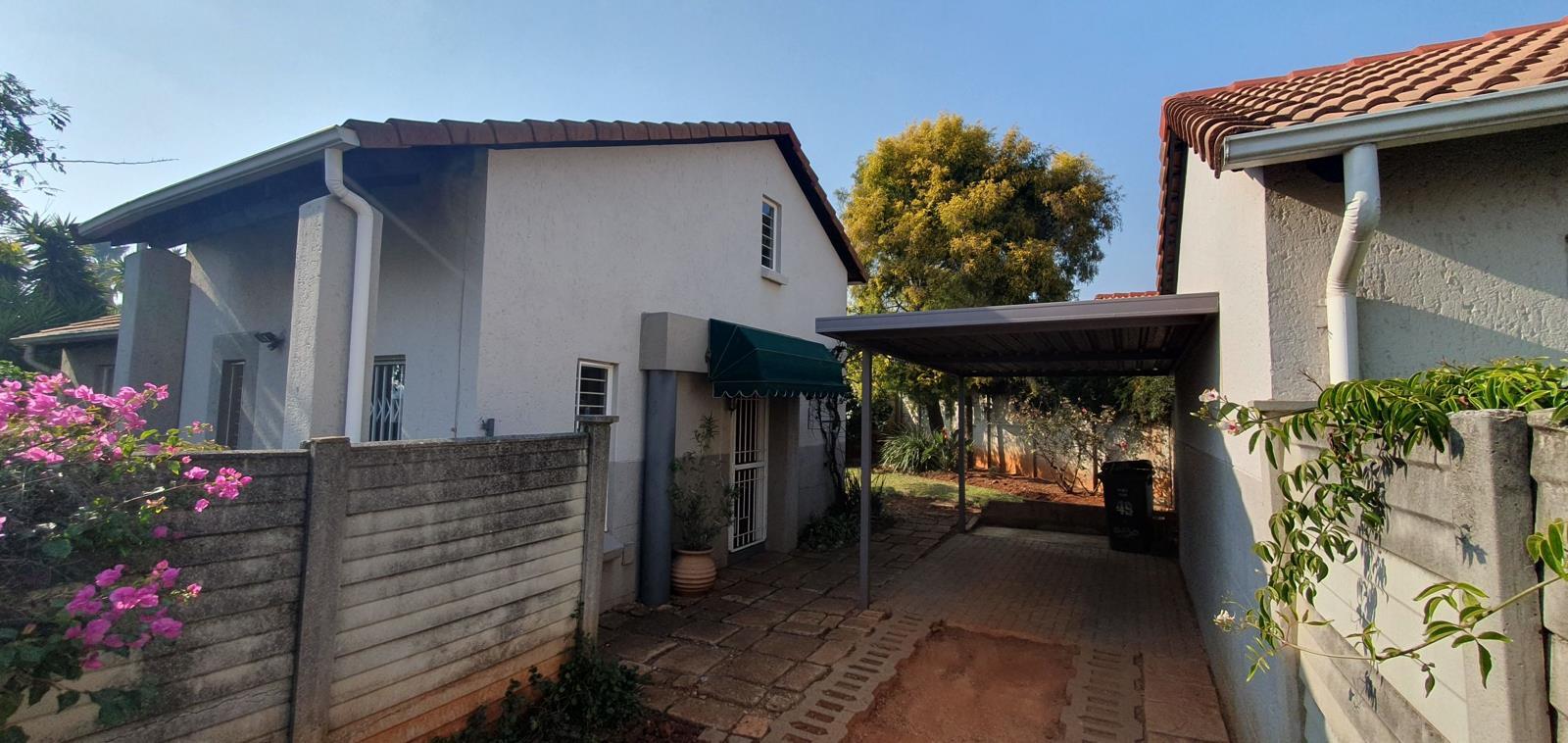2 Bedroom Townhouse in Weltevreden Park