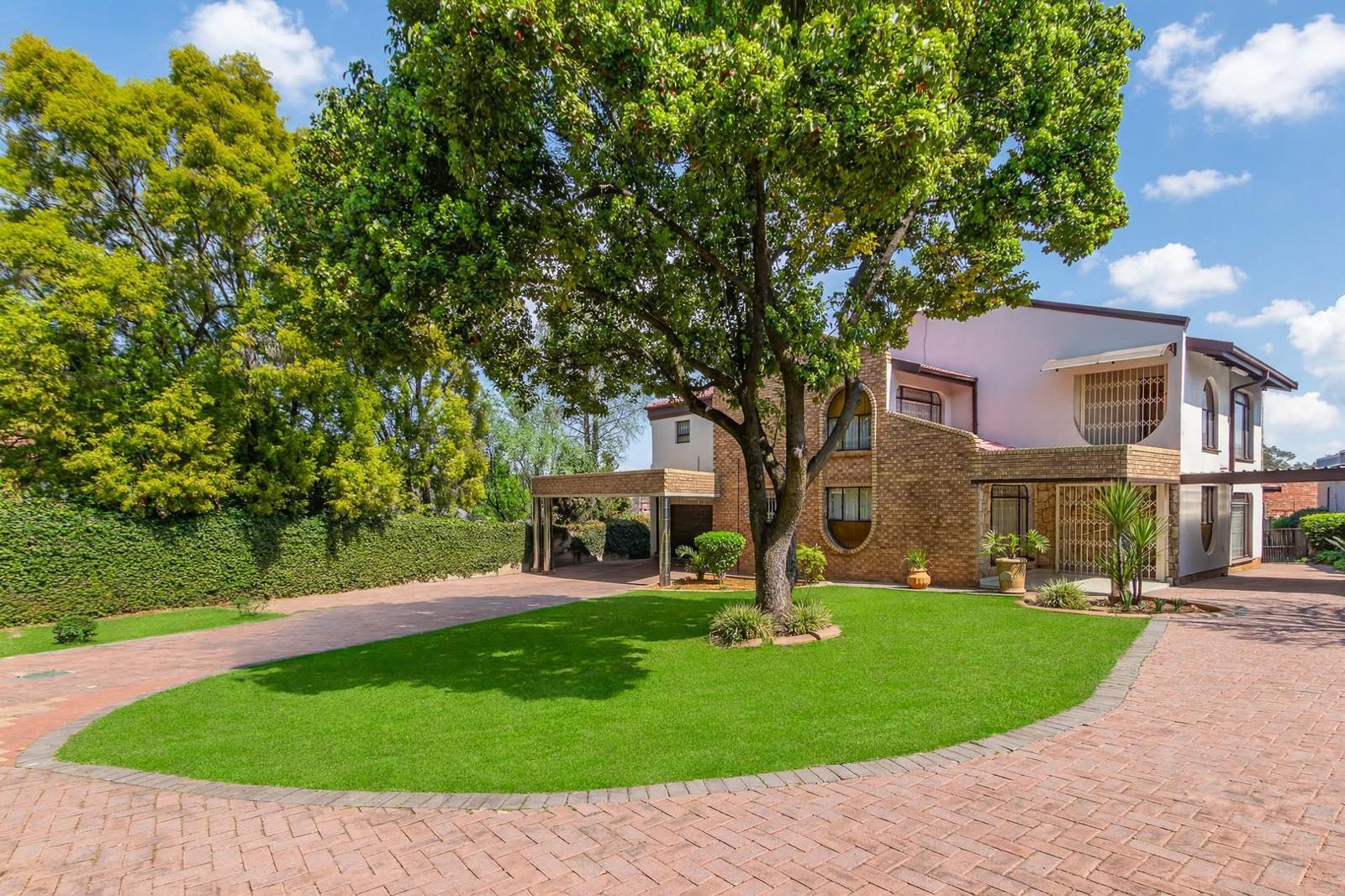 4 Bedroom House in Vanderbijlpark SE3