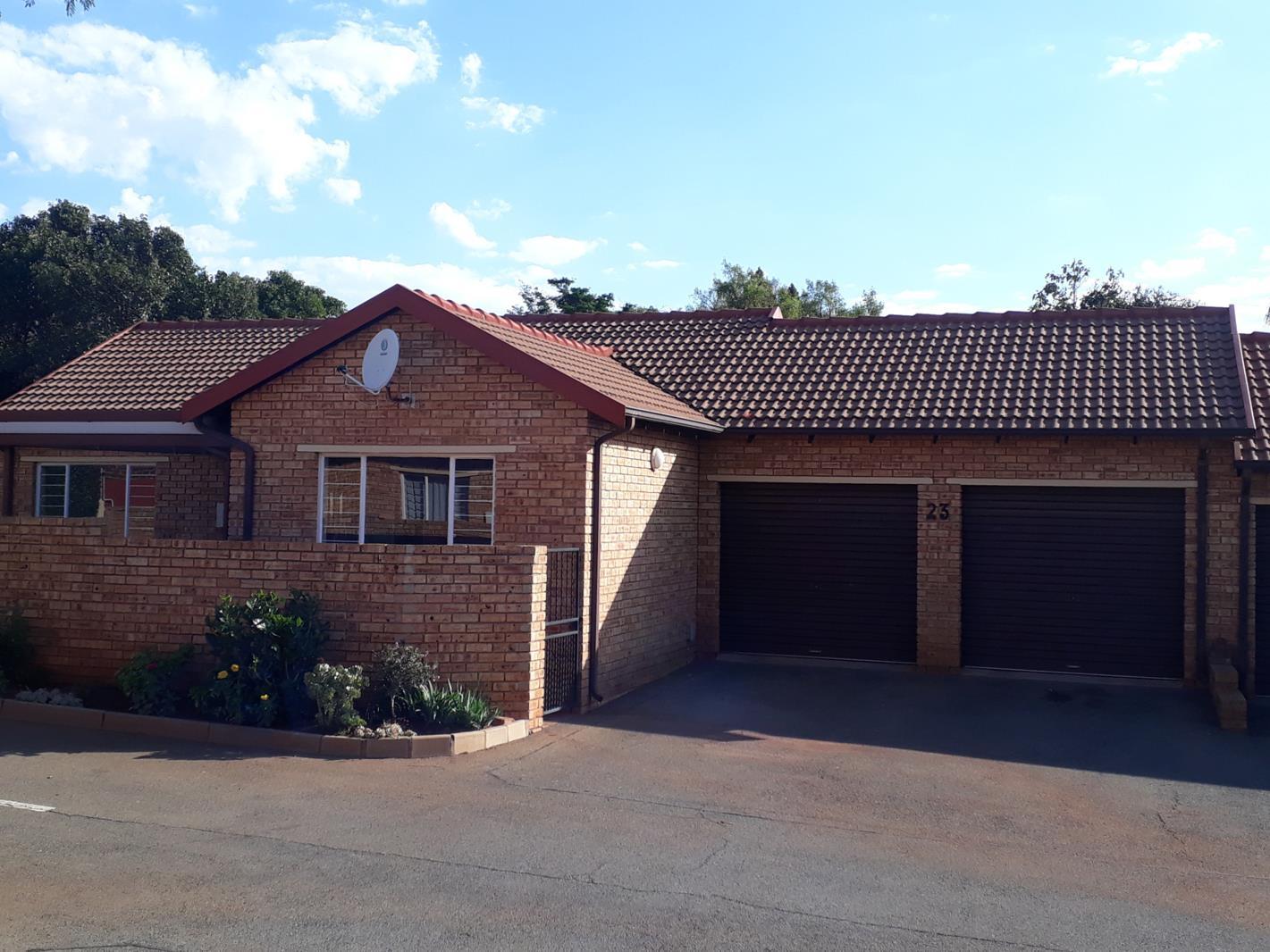 3 Bedroom Townhouse in Weltevreden Park