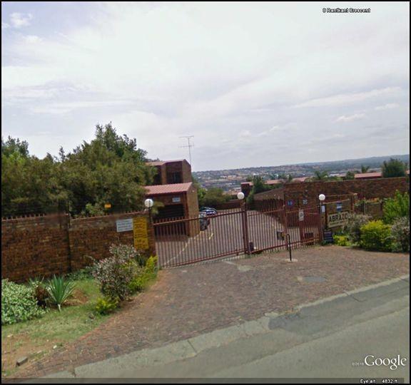 2 Bedroom Townhouse in Zwartkop