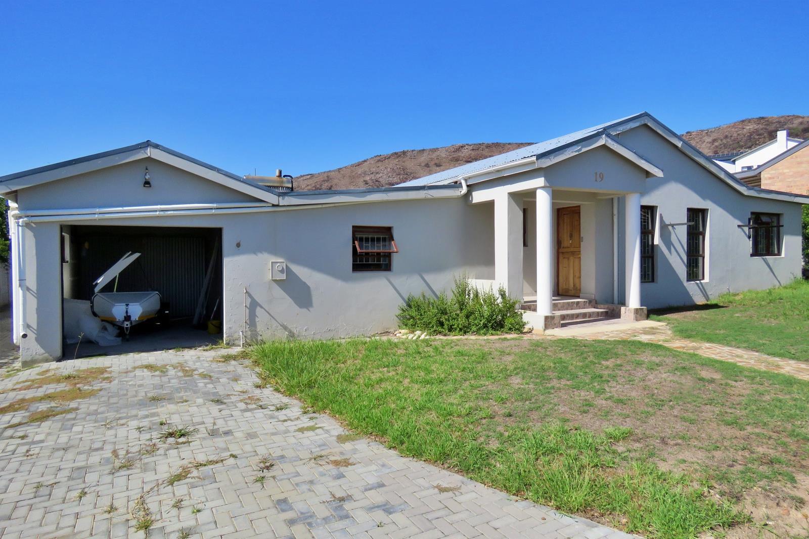 3 Bedroom House in Bredasdorp