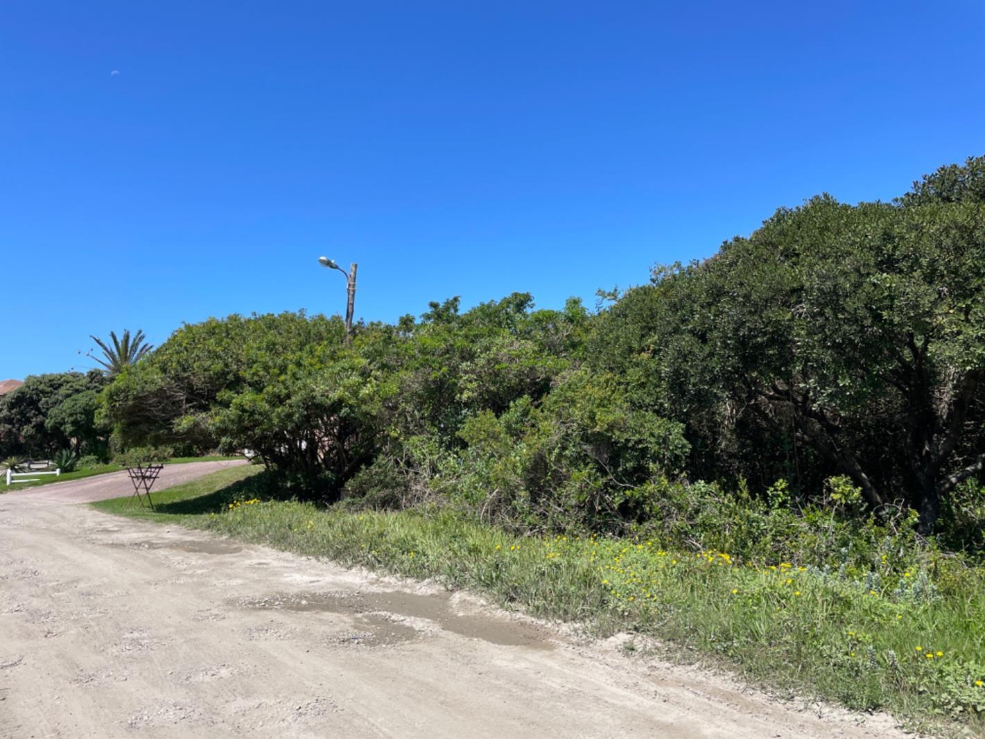 1 066 m² Land available in Cannon Rocks