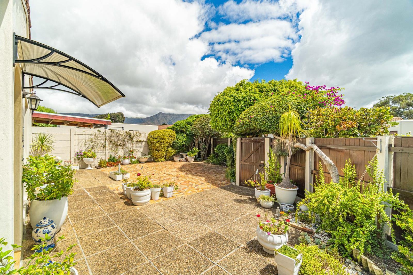 3 Bedroom Townhouse in Tokai