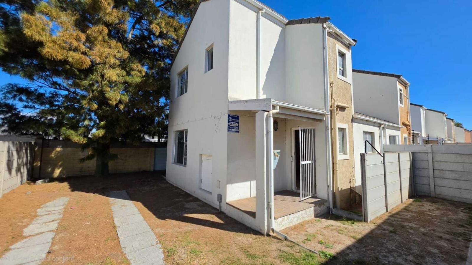 2 Bedroom Townhouse in Ruyterwacht