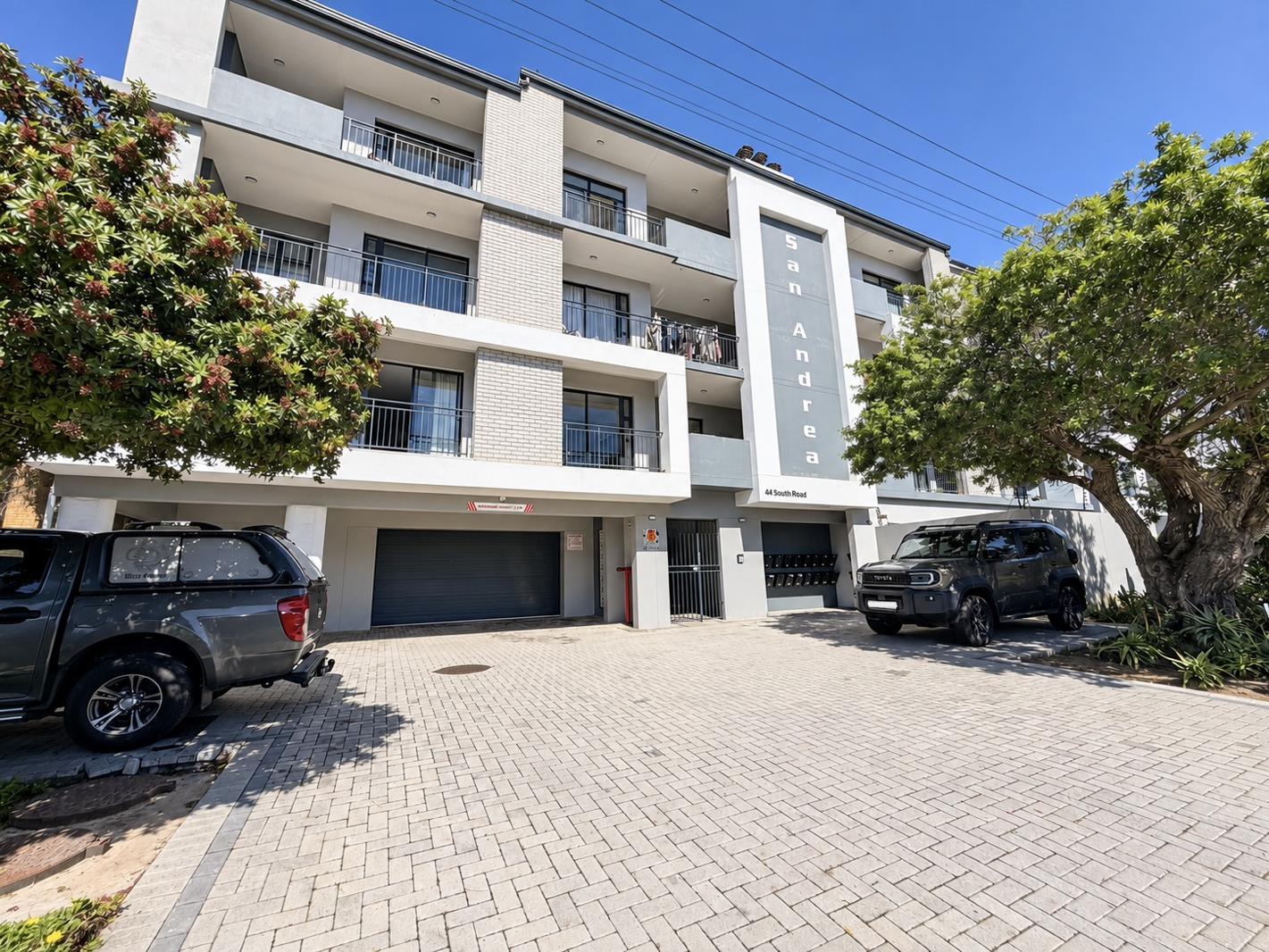 2 Bedroom Apartment in Table View