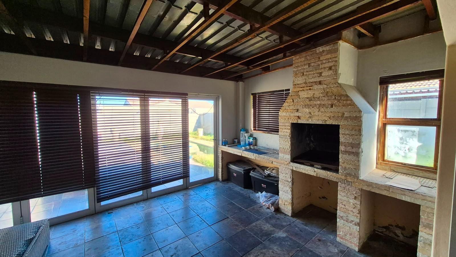 3 Bedroom House in Eikenbosch